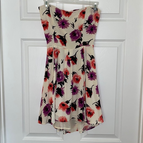 Forever 21 Dresses & Skirts - Forever XXI floral mini dress